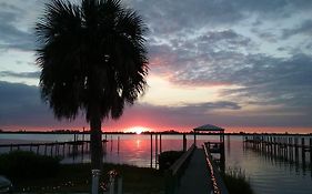 One Bedroom Paradise Cove Unit 4