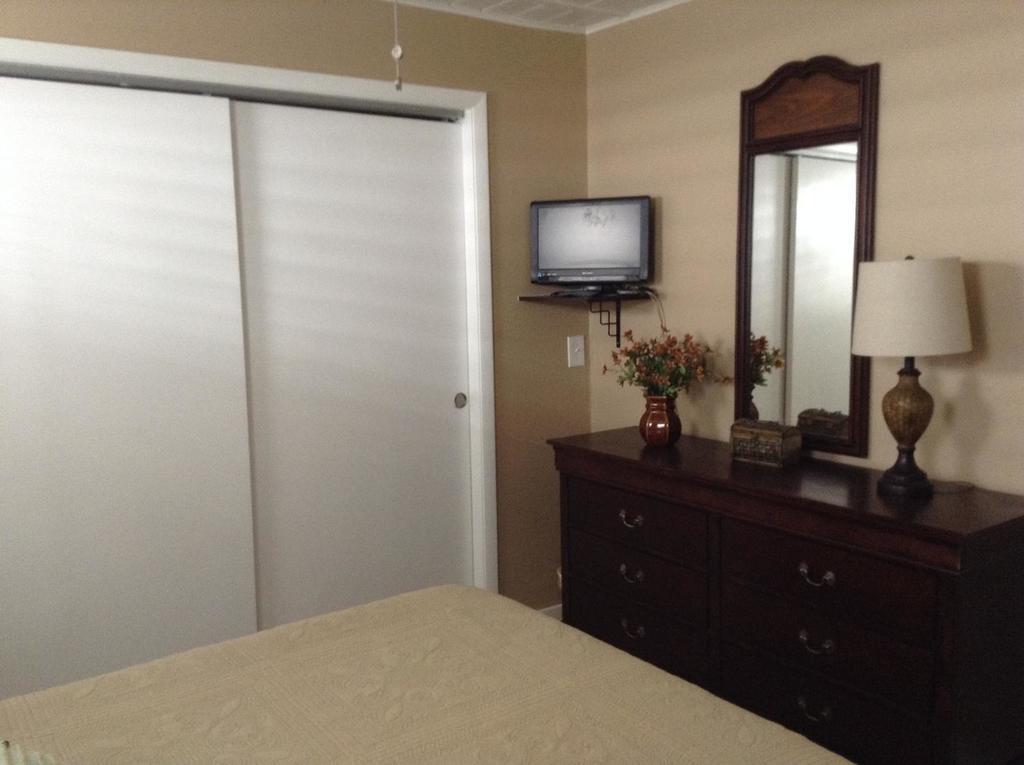 One Bedroom Paradise Cove Unit 4 Englewood Exterior photo